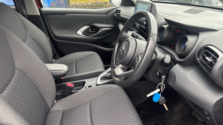 Toyota Yaris 1.5 Hybrid Design 5dr CVT Hybrid Hatchback